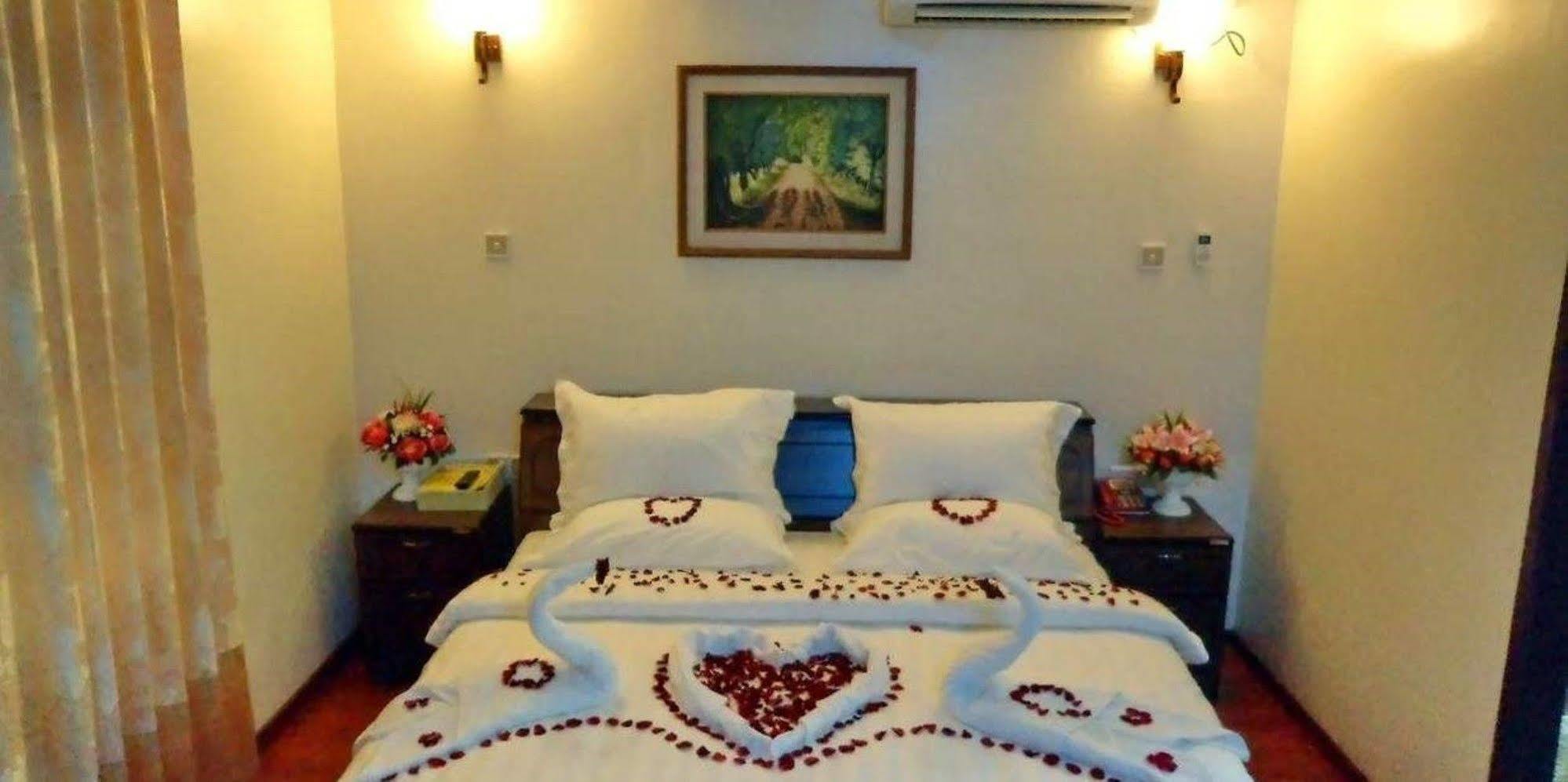 Hotel Sahara Mandalay Bagian luar foto
