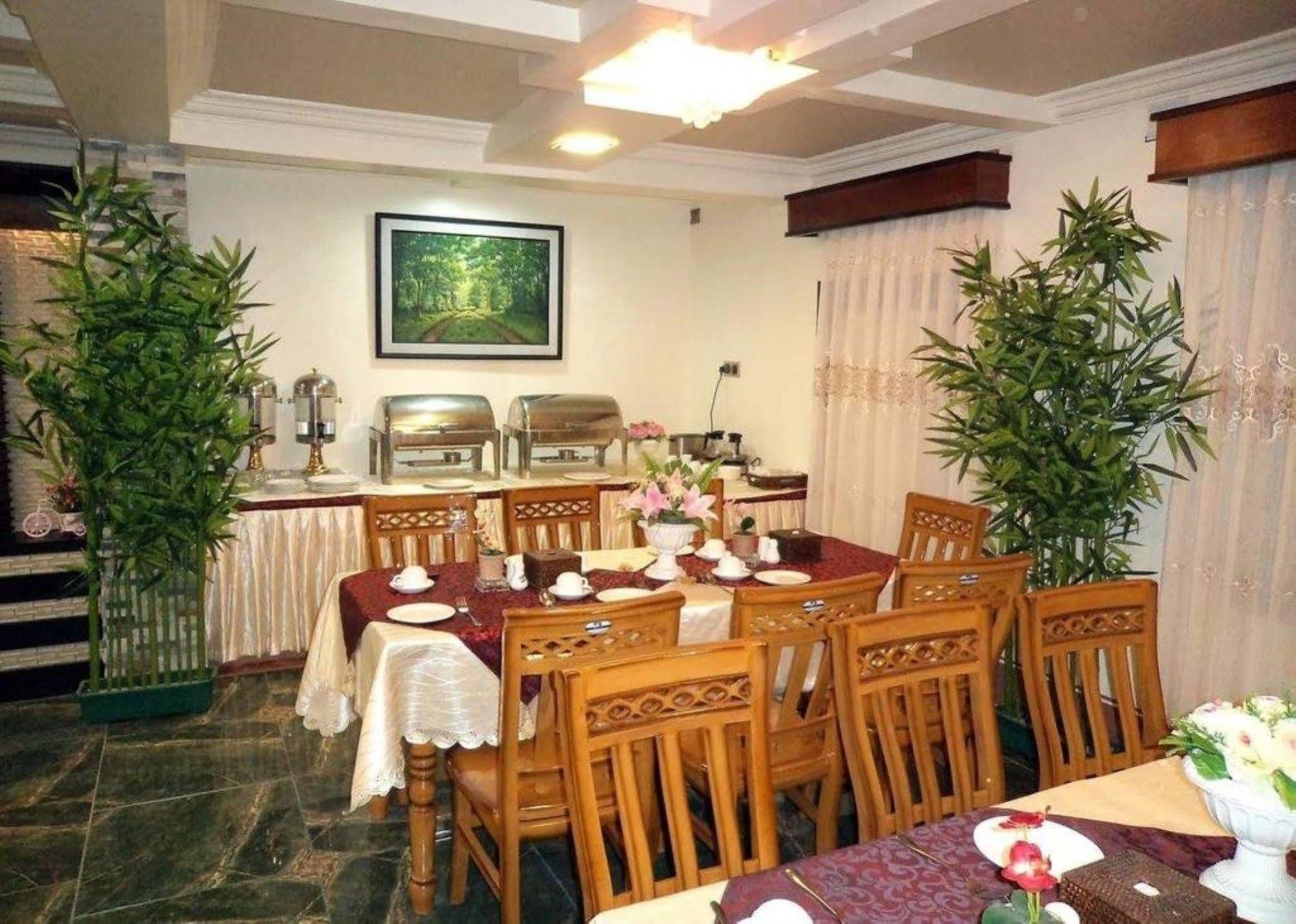 Hotel Sahara Mandalay Bagian luar foto