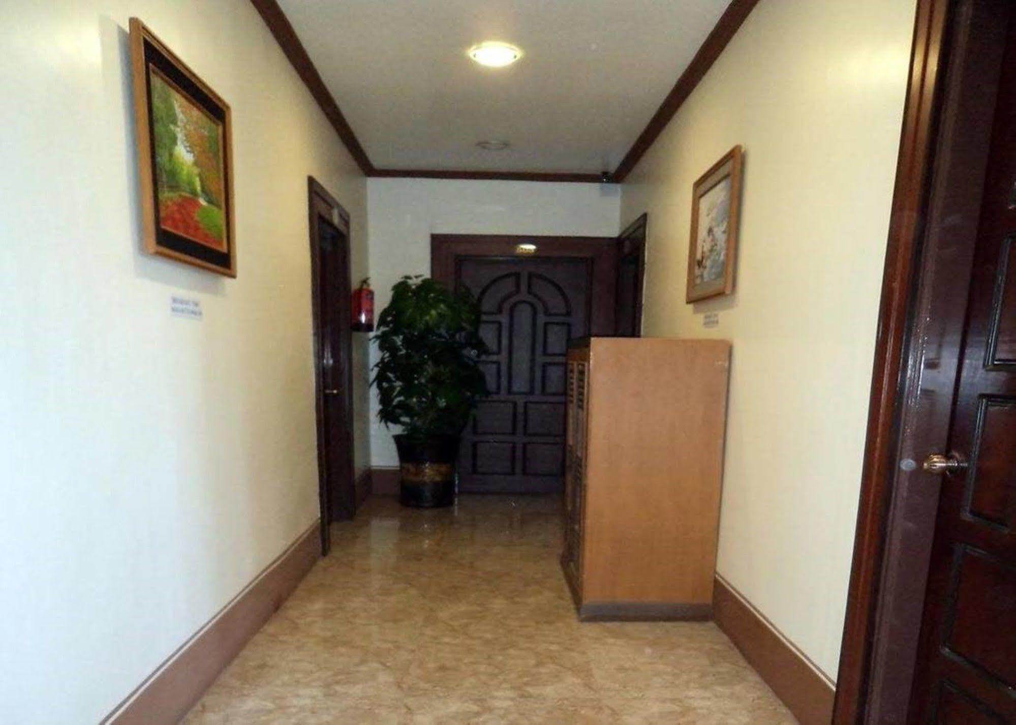 Hotel Sahara Mandalay Bagian luar foto